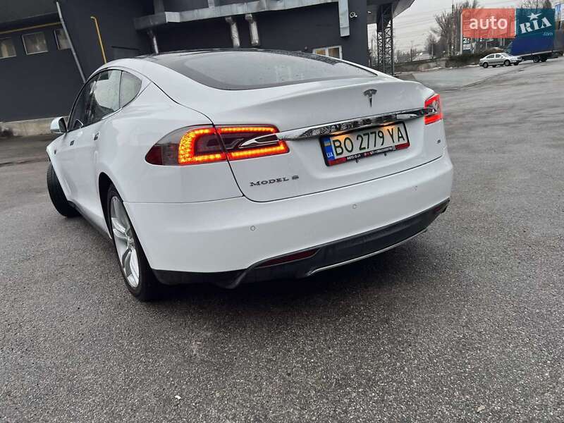 Ліфтбек Tesla Model S 2014 в Тернополі
