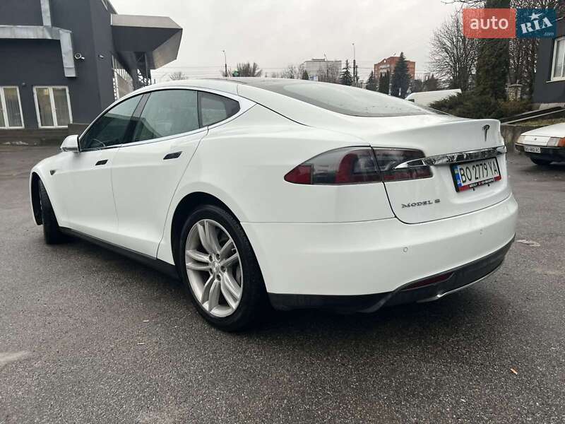 Ліфтбек Tesla Model S 2014 в Тернополі