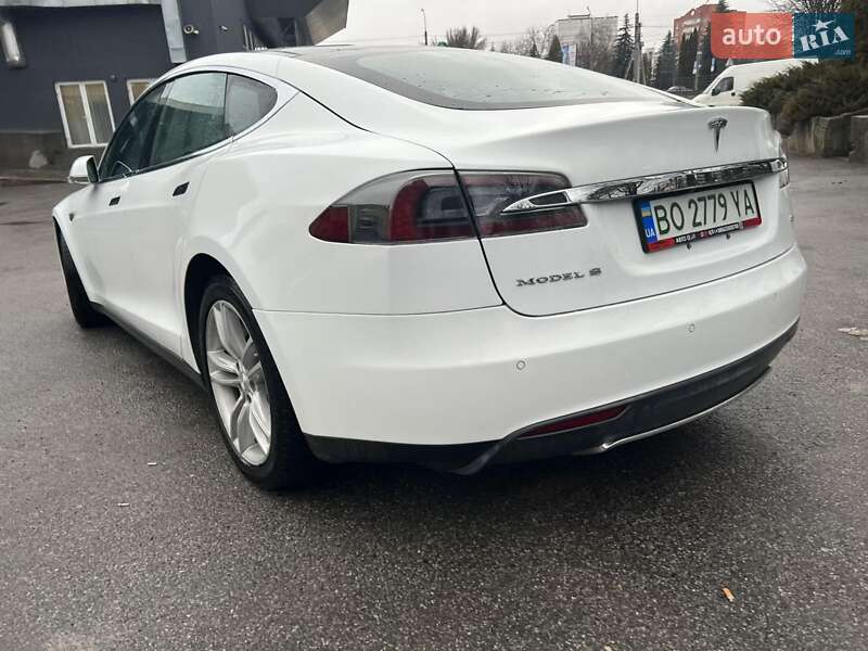 Ліфтбек Tesla Model S 2014 в Тернополі