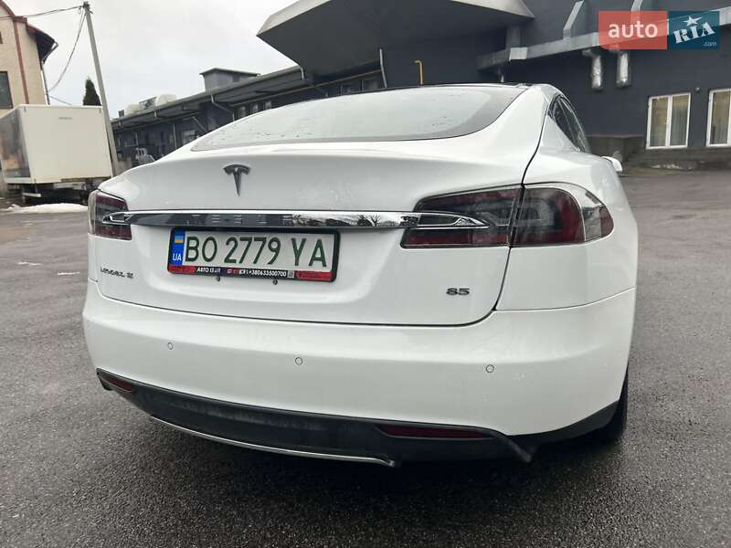 Ліфтбек Tesla Model S 2014 в Тернополі
