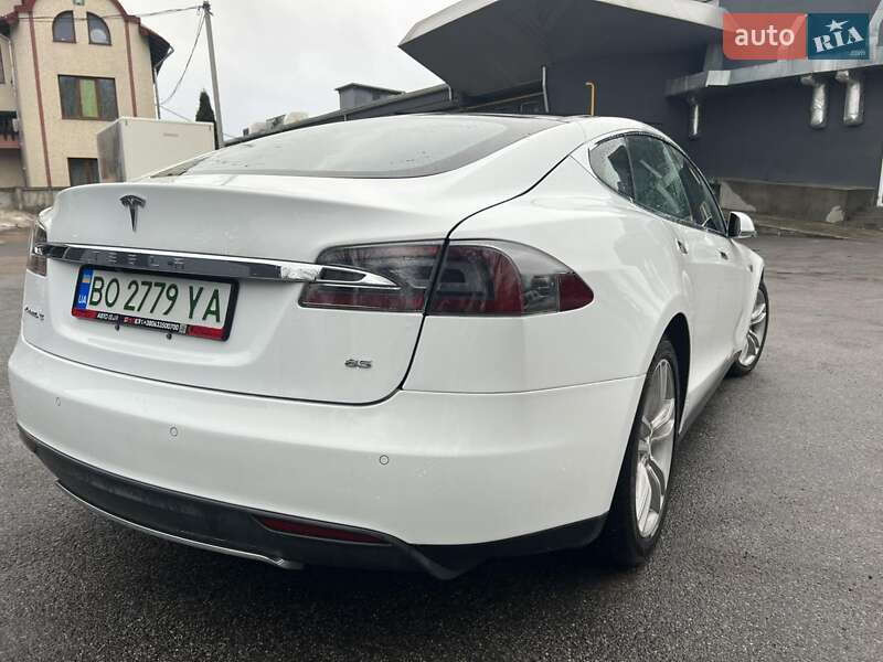 Ліфтбек Tesla Model S 2014 в Тернополі