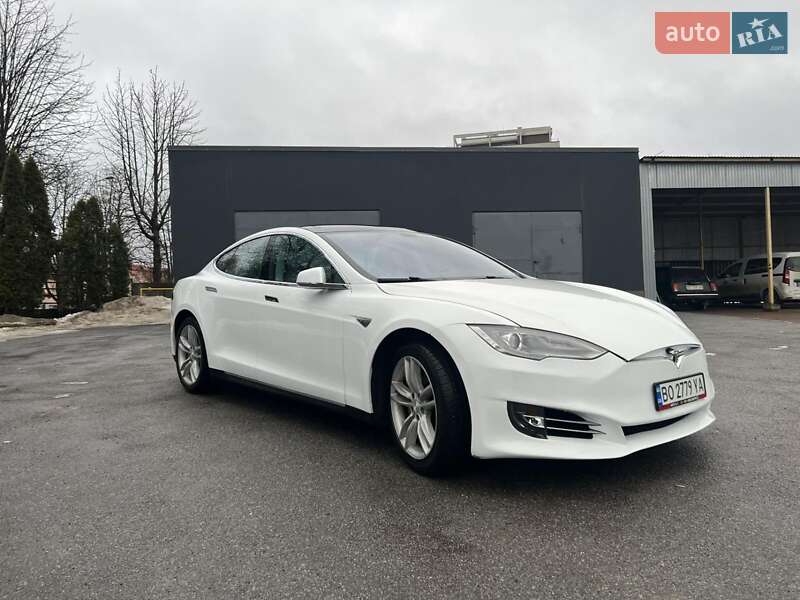 Ліфтбек Tesla Model S 2014 в Тернополі