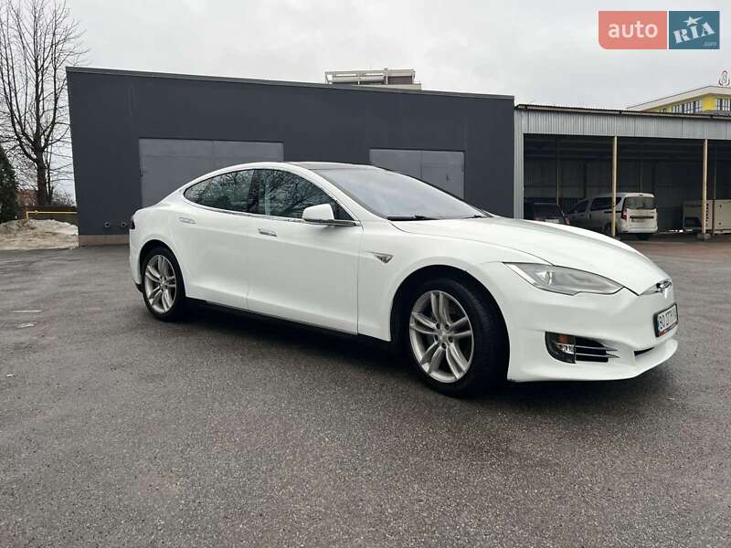 Ліфтбек Tesla Model S 2014 в Тернополі