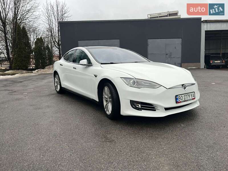 Ліфтбек Tesla Model S 2014 в Тернополі