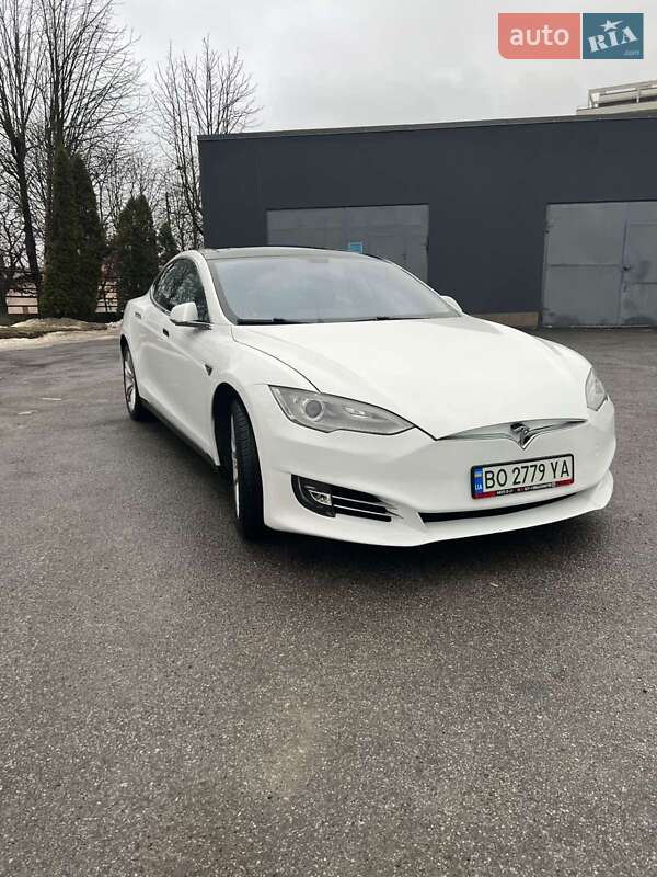 Ліфтбек Tesla Model S 2014 в Тернополі