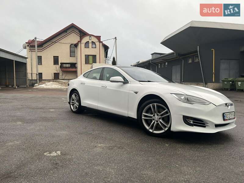 Ліфтбек Tesla Model S 2014 в Тернополі