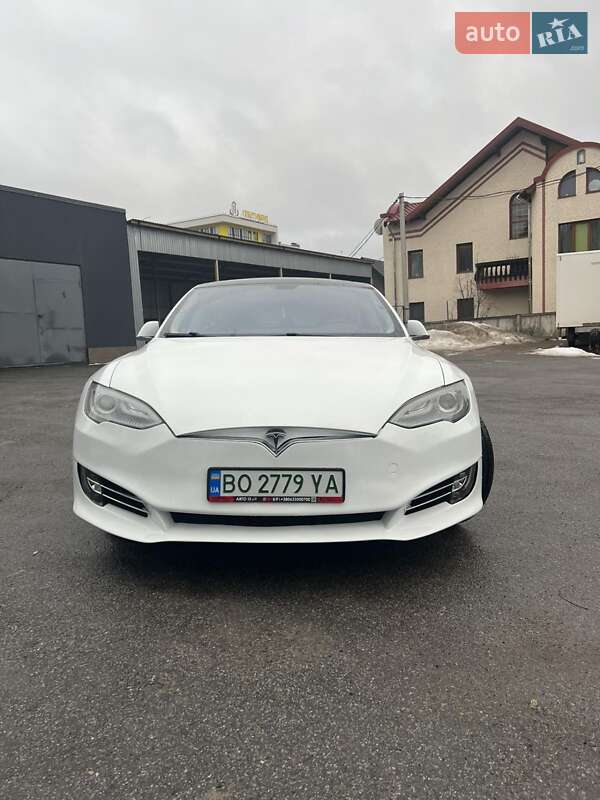 Ліфтбек Tesla Model S 2014 в Тернополі