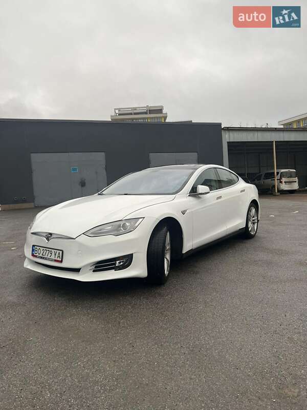 Ліфтбек Tesla Model S 2014 в Тернополі