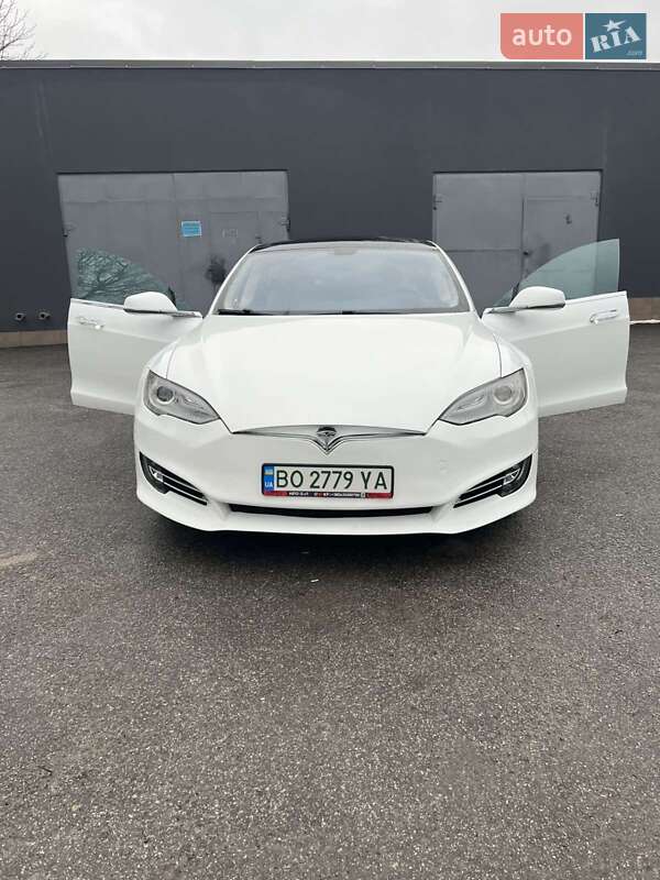 Ліфтбек Tesla Model S 2014 в Тернополі