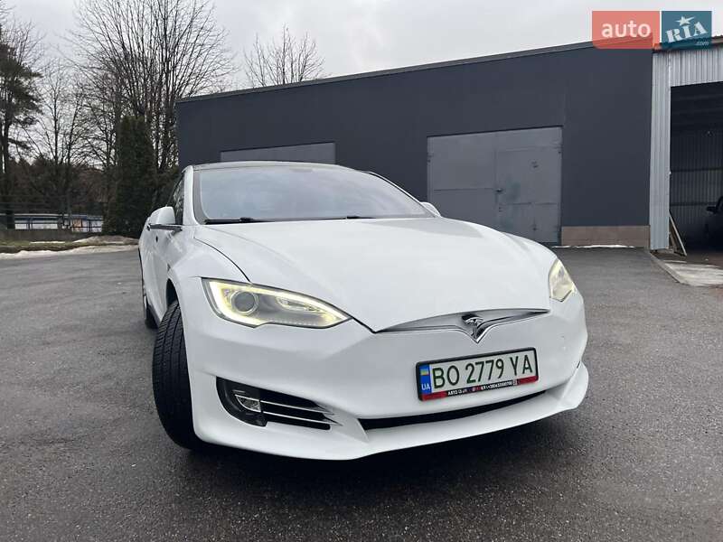 Ліфтбек Tesla Model S 2014 в Тернополі