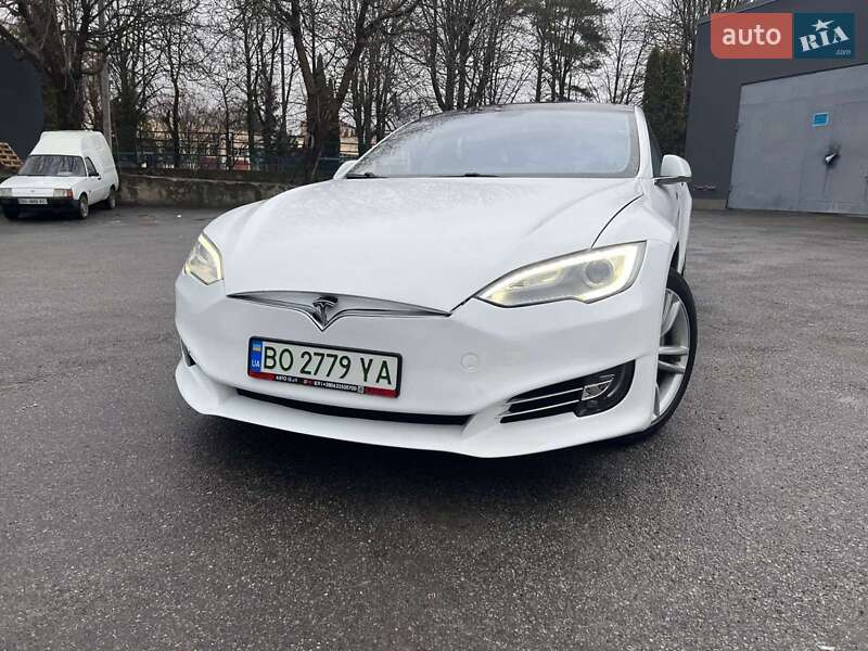 Ліфтбек Tesla Model S 2014 в Тернополі