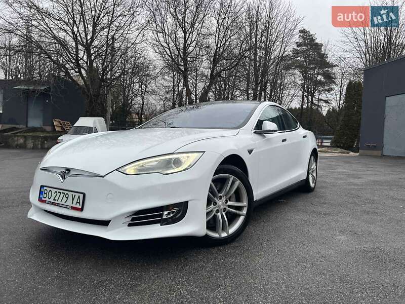 Ліфтбек Tesla Model S 2014 в Тернополі