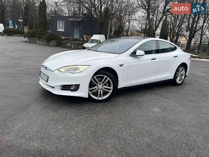 Ліфтбек Tesla Model S 2014 в Тернополі