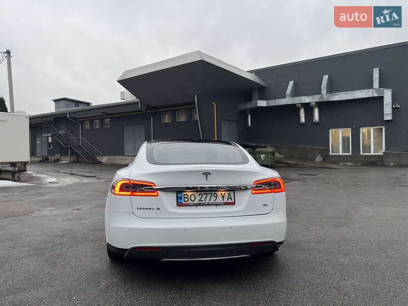 Ліфтбек Tesla Model S 2014 в Тернополі