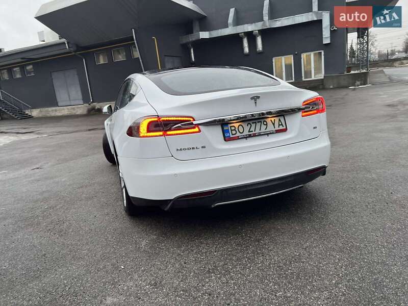 Ліфтбек Tesla Model S 2014 в Тернополі