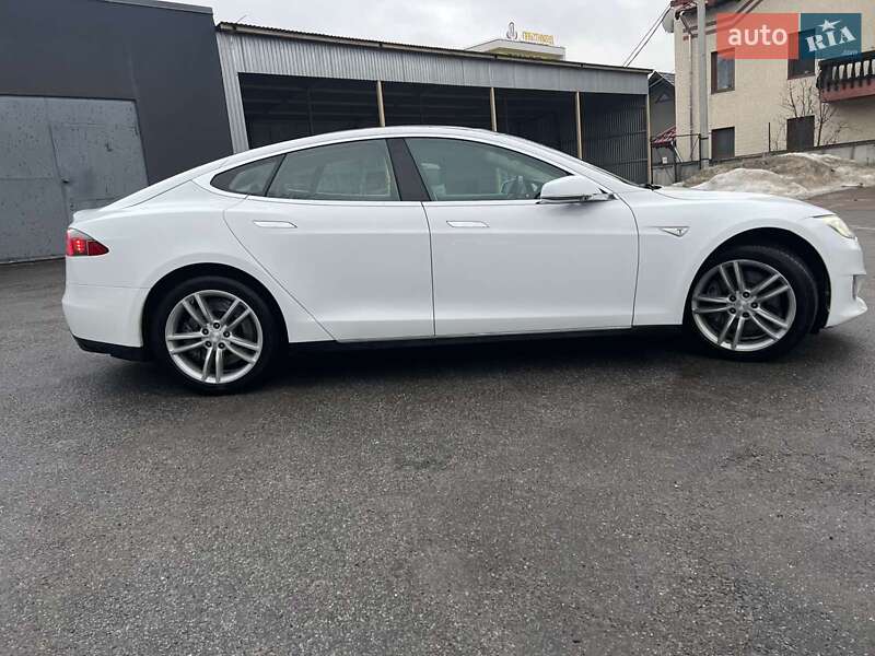 Ліфтбек Tesla Model S 2014 в Тернополі