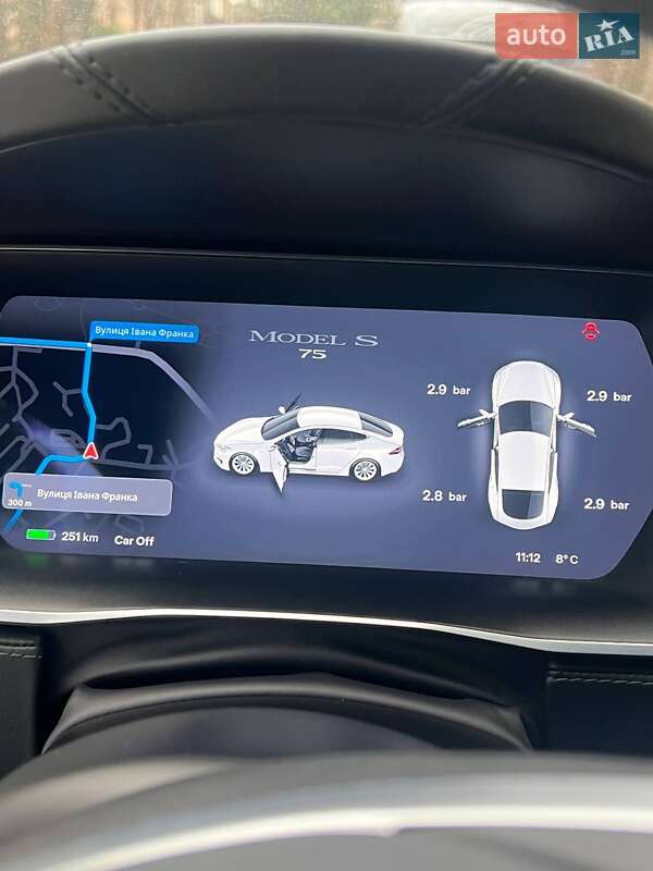 Ліфтбек Tesla Model S 2016 в Львові фото 5 Ліфтбек Tesla Model S 2016 в Львові