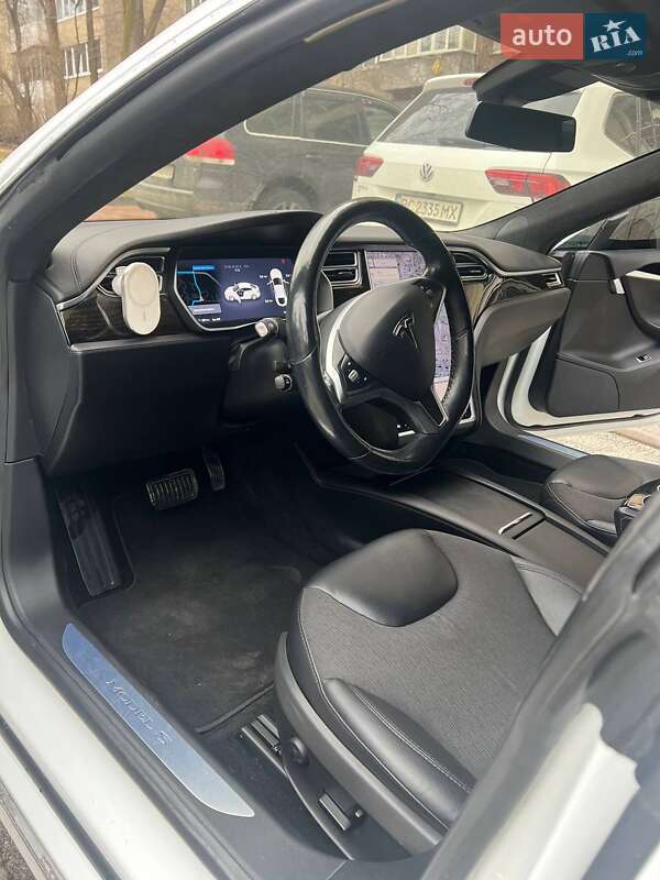 Ліфтбек Tesla Model S 2016 в Львові фото 3 Ліфтбек Tesla Model S 2016 в Львові