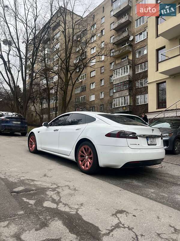 Ліфтбек Tesla Model S 2016 в Львові фото 11 Ліфтбек Tesla Model S 2016 в Львові