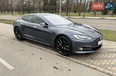 Tesla Model S  2018