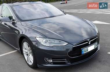 Tesla Model S  2015