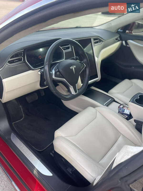 Лифтбек Tesla Model S 2018 в Запорожье