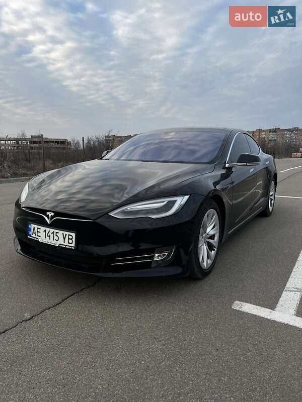 Tesla Model S 2016