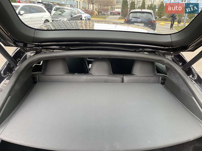 Лифтбек Tesla Model S 2018 в Киеве