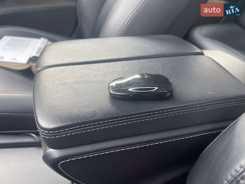 Лифтбек Tesla Model S 2018 в Киеве