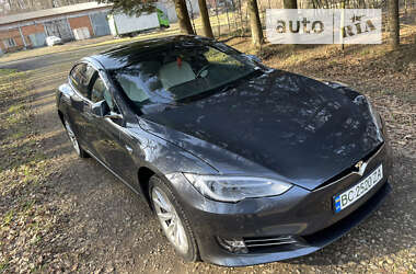 Tesla Model S  2019