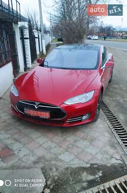 Tesla Model S 2015