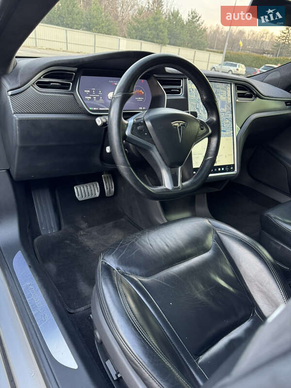 Ліфтбек Tesla Model S 2015 в Луцьку
