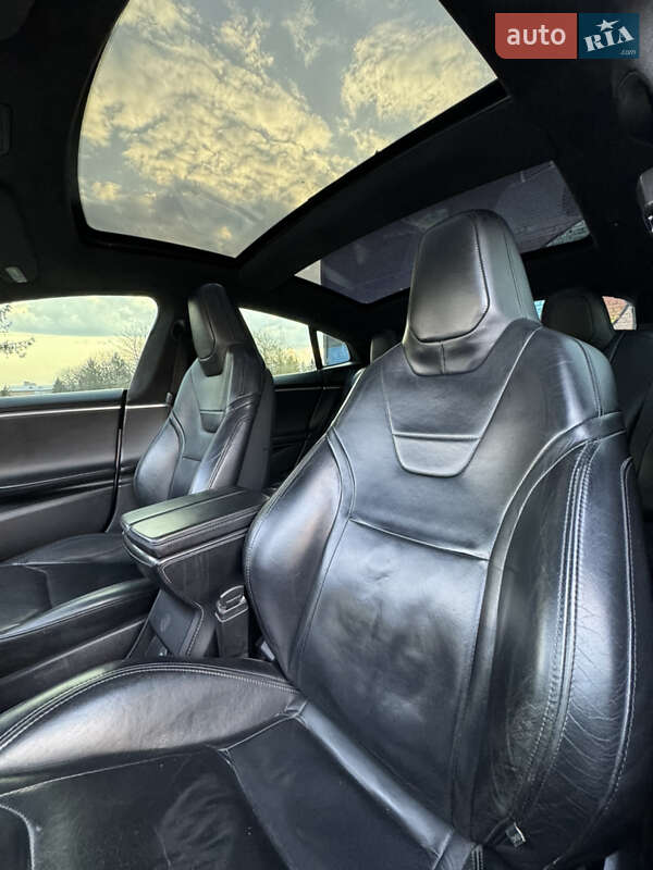 Ліфтбек Tesla Model S 2015 в Луцьку