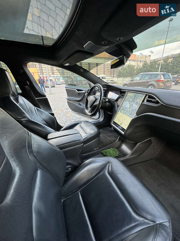 Ліфтбек Tesla Model S 2015 в Луцьку