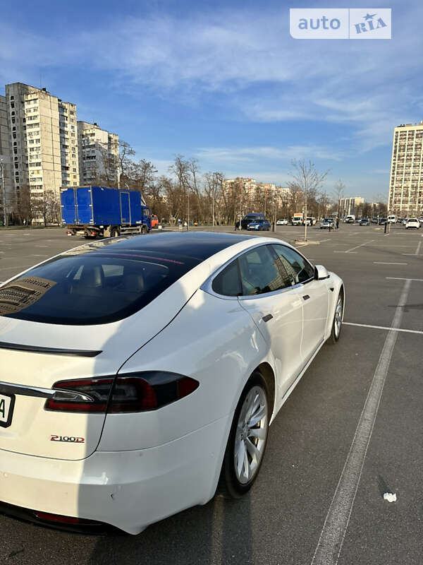 Лифтбек Tesla Model S 2017 в Киеве фото 5 Лифтбек Tesla Model S 2017 в Киеве