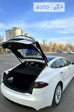 Лифтбек Tesla Model S 2017 в Киеве фото 14 Лифтбек Tesla Model S 2017 в Киеве