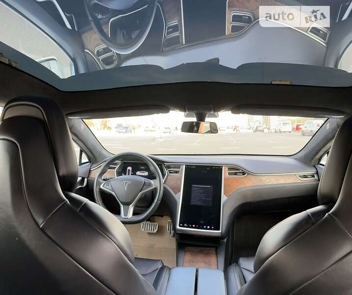 Лифтбек Tesla Model S 2017 в Киеве фото 9 Лифтбек Tesla Model S 2017 в Киеве