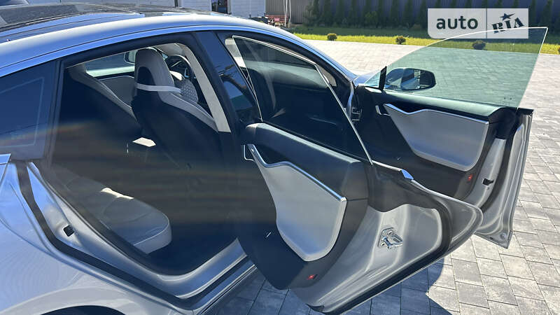 Лифтбек Tesla Model S 2013 в Рогатине