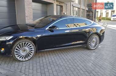 Лифтбек Tesla Model S 2013 в Львове