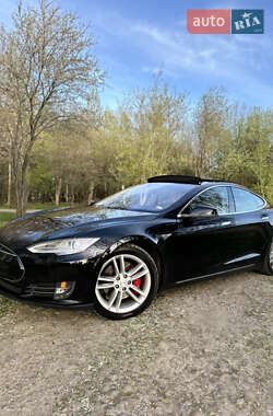 Tesla Model S  2015