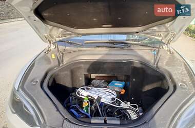 Ліфтбек Tesla Model S 2013 в Кам'янець-Подільському