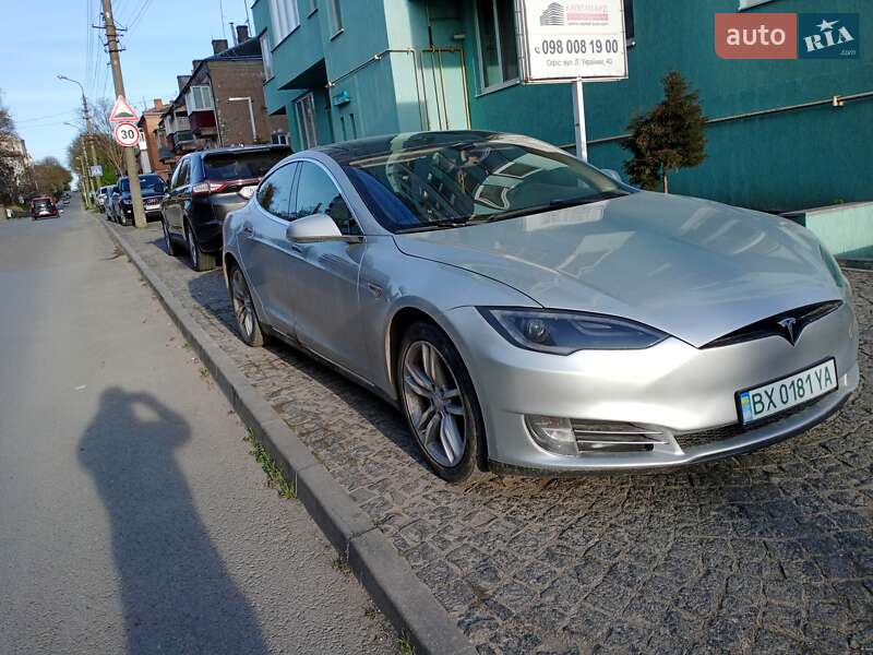 Ліфтбек Tesla Model S 2013 в Кам'янець-Подільському