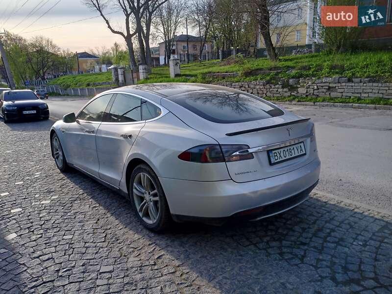 Ліфтбек Tesla Model S 2013 в Кам'янець-Подільському