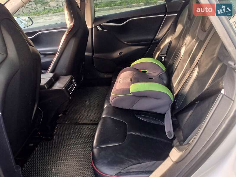 Ліфтбек Tesla Model S 2013 в Кам'янець-Подільському