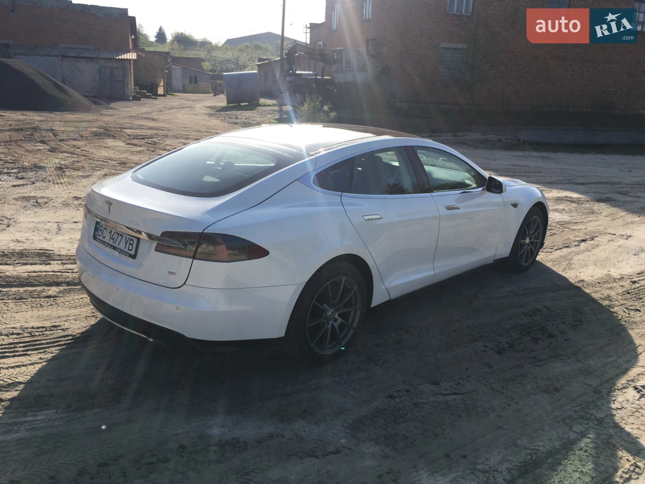 2014 Tesla Model S - мініатюра 4
