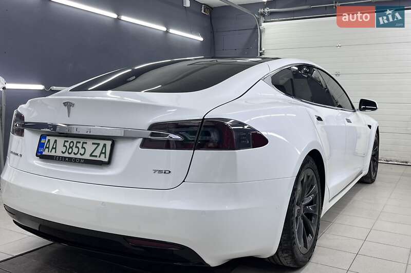 Лифтбек Tesla Model S 2018 в Киеве фото 8 Лифтбек Tesla Model S 2018 в Киеве