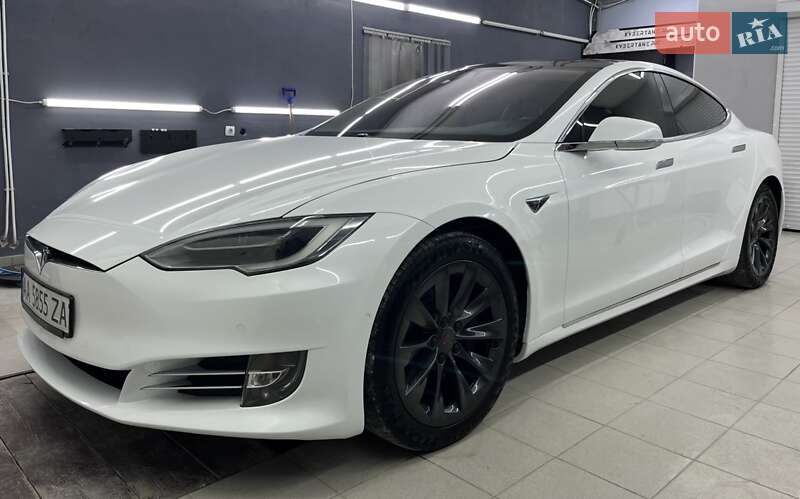 Лифтбек Tesla Model S 2018 в Киеве фото 7 Лифтбек Tesla Model S 2018 в Киеве