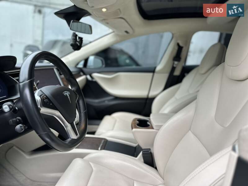 Лифтбек Tesla Model S 2018 в Киеве фото 10 Лифтбек Tesla Model S 2018 в Киеве