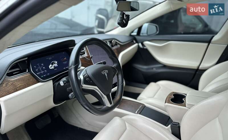 Лифтбек Tesla Model S 2018 в Киеве фото 11 Лифтбек Tesla Model S 2018 в Киеве
