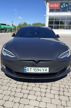 Tesla Model S 2019